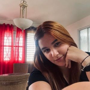 Meet your Posher, Karielys